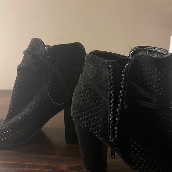 NY&C 3 1/2 inch heel side zipper black - Picture 5 of 7